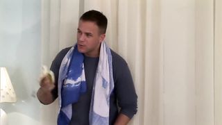 Orosz tini kiscsaj és a kettő cerka