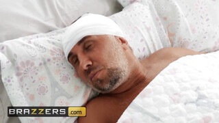 Brazzers - Brooklyn Gray szőrös puncija megkúrva