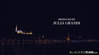 BlackedRaw - Emily Cutie kettő néger dákót kap