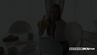 Its POV - Athina Love a magyar pornószínész bige popóba tolva
