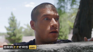 Brazzers - Ava Addams a dögös méretes keblű milf