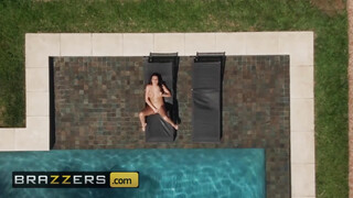 BRAZZERS - Jolee Love a hatalmas cicis fiatal picsa