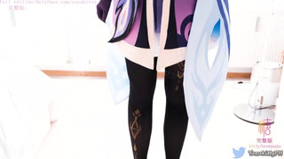 Cosplay-es picsa lábbal kefél és aztán őt kefélik