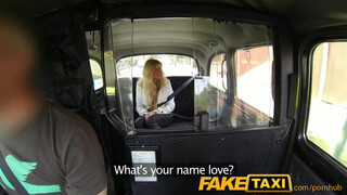 FakeTaxi szőrös muffos vörös kisasszony