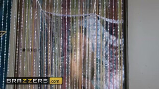 Brazzers - Karma Rx a hippi krapekkal dug