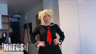 Mofos - Sweetie Fox a cosplayes kisasszony popsiba baszva