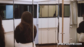 Private com - a főnöknek elégg hatalmas dákója van