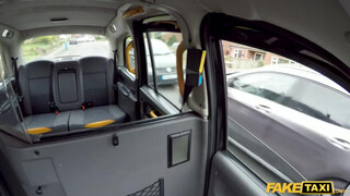 Fake Taxi - Lina Luxa a magas francia tini picsa