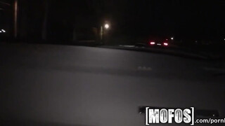 Mofos - Indigo Augustine a hatalmas didkós tini