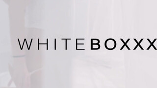 WhiteBoxxx - méretes picsájú kiscsaj reggel is akar szexelni