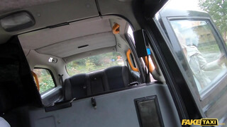 Fake Taxi - Cuki bige szexelni akar a taxiban