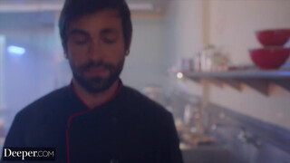 Deeper - Alyx Star az óriás didkós spiné