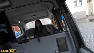 Fake Taxi - Mali Ubon a dögös latin amerikai picsa