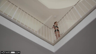 HOTWIFEXXX - Rövid hajú asszony megkúrva