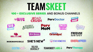 TeamSkeet - méretes cickós csajok fenékbe is engedik