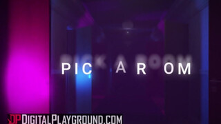 DigitalPlayground - Három spiné élvezkedik