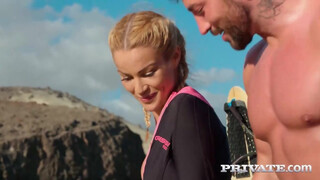 Private com - Cherry Kiss a gyönyörű szörfös bige