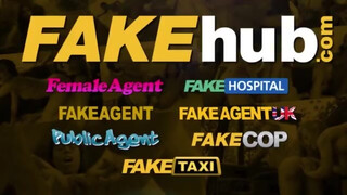 Public Agent - Fekete hajú kicsike keblű tini lány