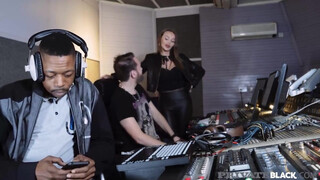PrivateBlack - Stacy Cruz élvezi a méretes pélót
