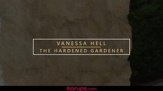 Karups - Vanessa Hell a pici kannás milf
