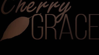 Cherry Grace a formás seggű lány