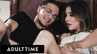 ADULT TIME - Gyönyörű travi szobatárs