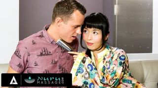 Marica Hase forró masszázsánál megtöri a hatalmas pöcse ügyfelétől