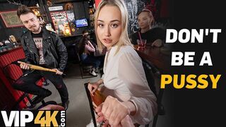 Bátor világos szőke pornós döngeti idegen krapekot a bárban
