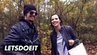Hatalmas didkós csoki hajú német picsa felvétel a hatalmas kombiban vad baszásra