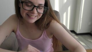 Csintalan tini könyvmoly tanul anatómiát egy igazi méretes faszon! 18 éves