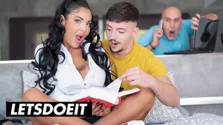 Kezdő angolos csajszi popóban profi a LetsDoeIt csatornán