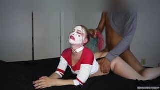 Harley quinn rendesen cidázza a nagy dákót és lovagol rajta beleélvezésig éjszakai változatban